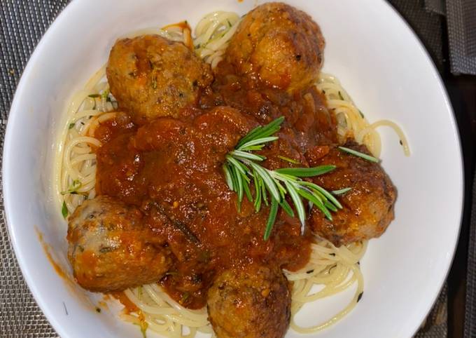 Step-by-Step Guide to Prepare Traditional Meatballs with Rosemary and Tom Sauce for Lunch Recipe