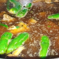 A picture of Chicken gravy.