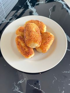 Foto resep BEEF CROQUETTE (Kroket Kentang isi Sapi)
