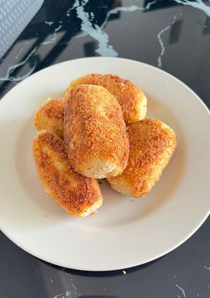 Foto resep BEEF CROQUETTE (Kroket Kentang isi Sapi)