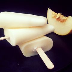 A picture of Musk Melon Yogurt Popsicle.