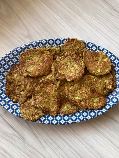 A picture of Mücver (Zucchini Pancakes).