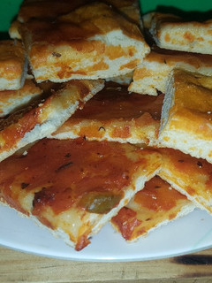 Una foto de Pizza con royal