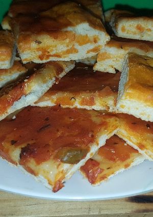 Una foto de Pizza con royal