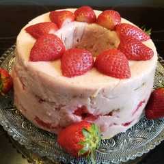 Una foto de Postre Crema de Fresas
