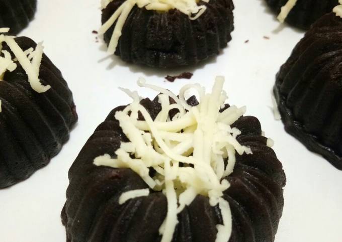 Lava cake topping keju