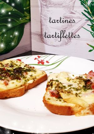 Une photo de Tartines tartiflettes et raclettes😋#monlivredecuisine