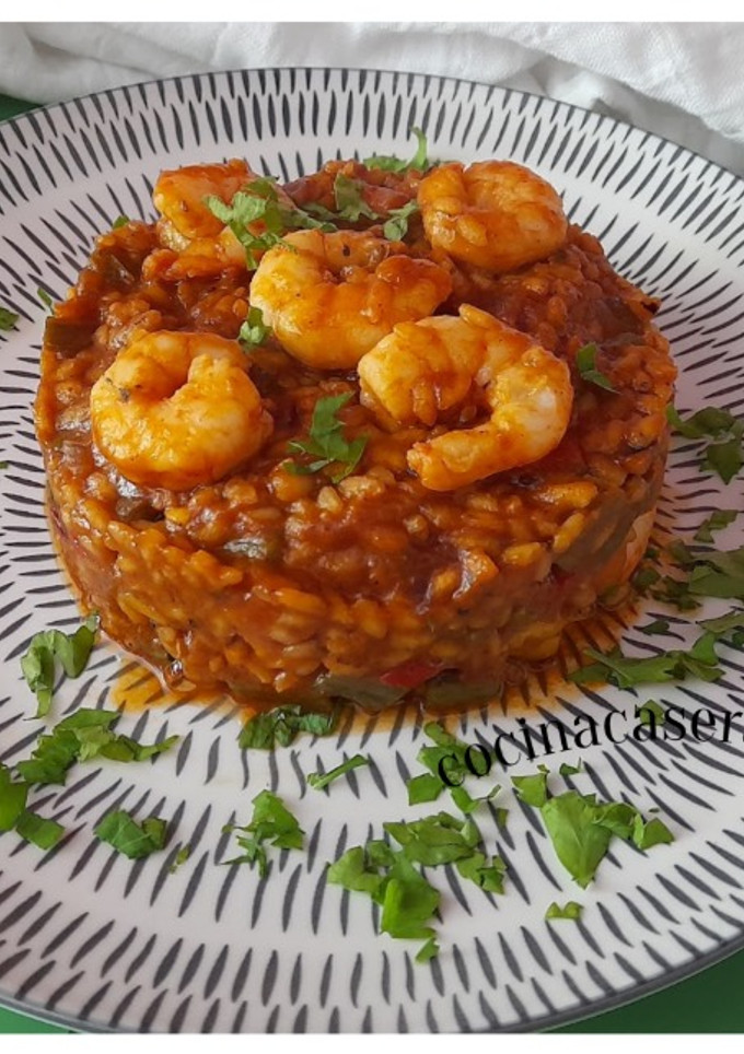 Una foto de Arroz con verdura y langostinos