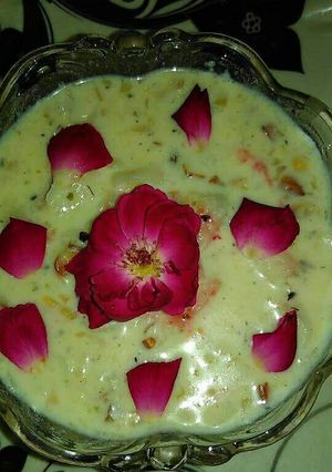 नारियल रोज खीर (Coconut rose kheer recipe in hindi) रेसिपी मुख्य फोटो