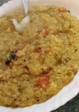 नमकीन दलिया(Namkeen dalia recipe in hindi) रेसिपी मुख्य फोटो
