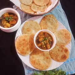 A picture of Hinger kochuri hing ki kachauri.