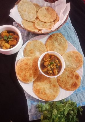 A picture of Hinger kochuri hing ki kachauri.