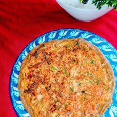 A picture of Omlete paratha.