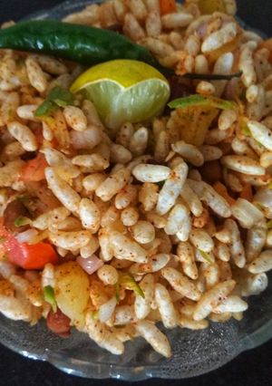 A picture of Dry Bhel.