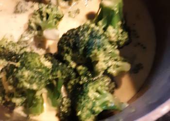 How to Recipe Yummy Cheese Sauce and Broccoli