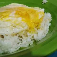 รูปของ Telur ceplok saus mentega