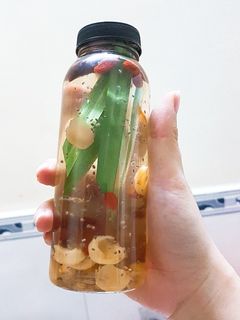 Hình của món Chè dưỡng nhan.