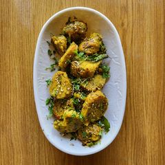 A picture of Methi muthiya.