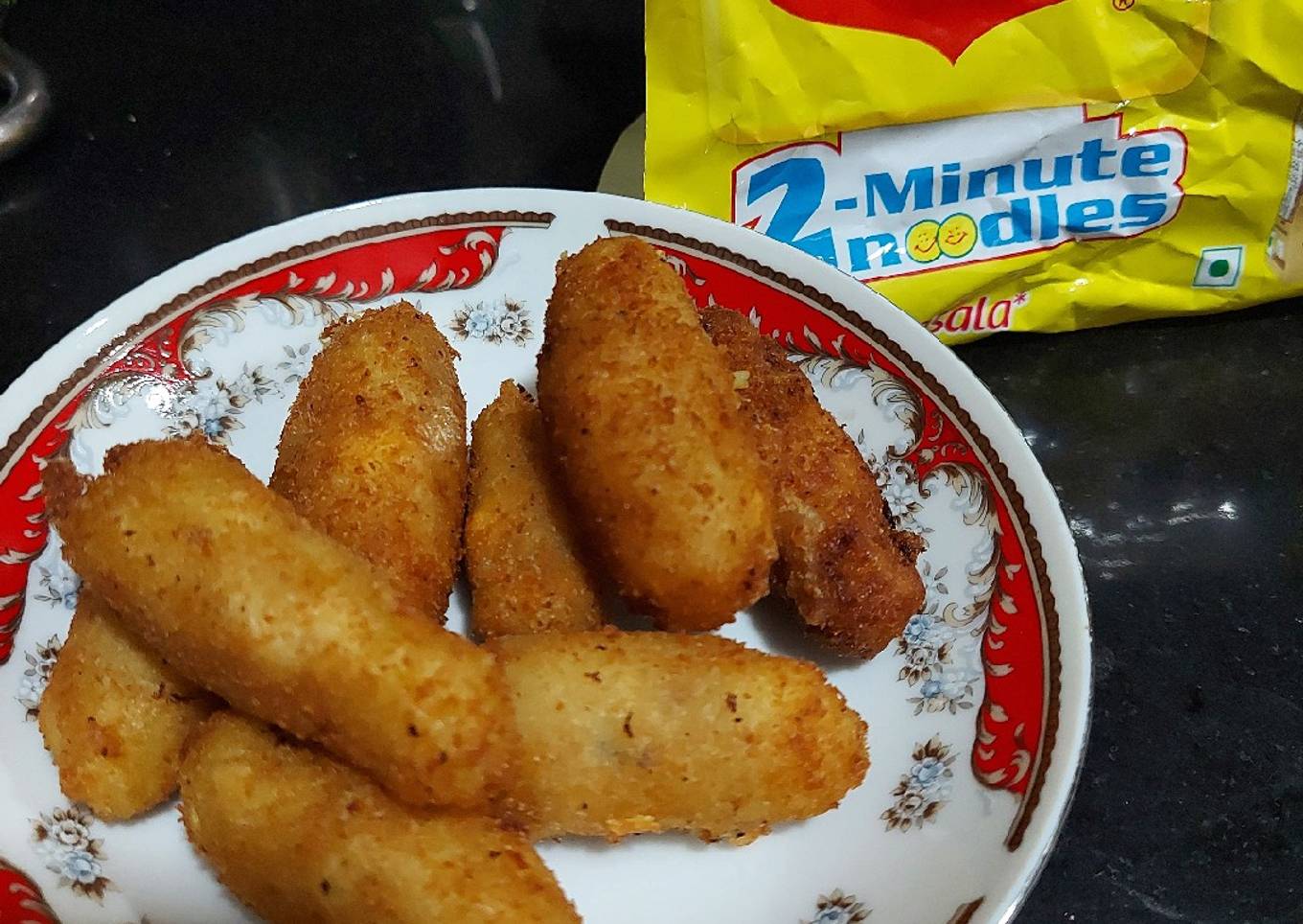 Maggi pizza sticks