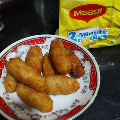 A picture of Maggi pizza sticks.