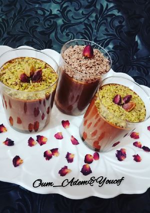 صورة لوصفة موس الشوكولاته الباردة بالمكسرات ونكهة النيسكافيه 💚