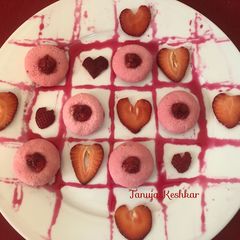 A picture of Strawberry sandesh.