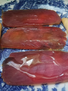 Una foto de Mojama de atún de Barbate, la tapa perfecta de jamón de mar🐟