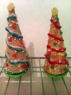 A picture of Vickys Rice Krispie Christmas Trees.