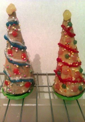 A picture of Vickys Rice Krispie Christmas Trees.