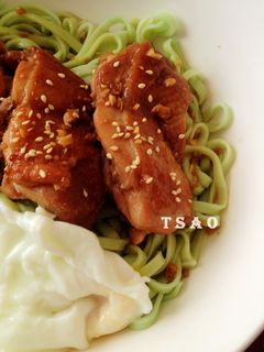 醬燒雞腿排拌麵 的食譜成品照片
