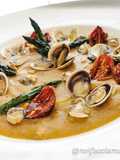 Crema di Asparagi con Vongole e Pomodorini Confit