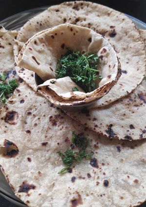 A picture of Wheat Phulka Roti.