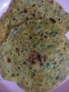 பாலக் சப்பாத்தி (palak chapathi Recipe in tamil) செய்முறை முக்கிய புகைப்படம்