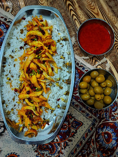 عکسی از دستور ماش پلو با مرغ ریش ریش