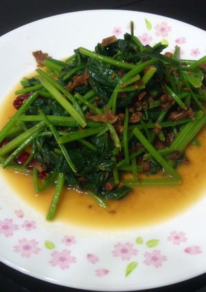 A picture of LG SPINACH AND VEGETARIAN MUSHROOM SAUCE.
