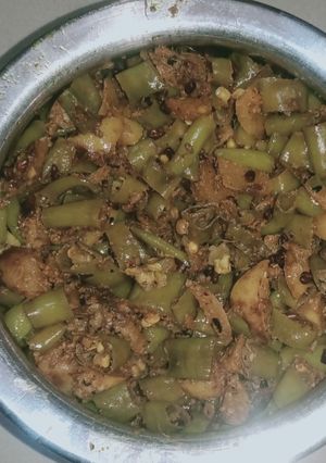 झटपट तैयार हुई मिर्च (jhatpat taiyar hue mirch recipe in Hindi) रेसिपी मुख्य फोटो