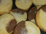 Una foto de polvorones de cacao