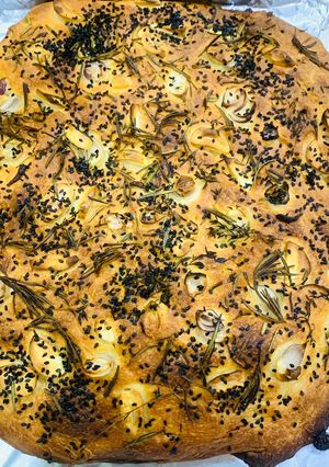 Hình của món Vào bếp cùng con: foccacia siêu ngon siêu dễ, không cần nhồi bột.