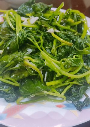 Hình của món Ngọn rau lang xào tỏi.