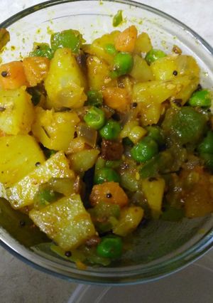 A picture of Dry potato curry (tiffin special).