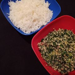 A picture of Fried egg n vegetable with Rice.