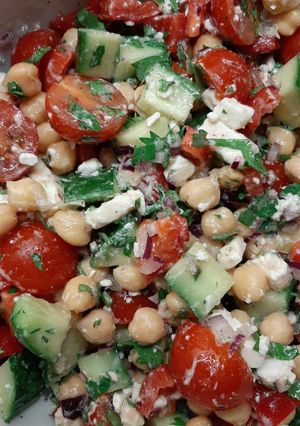 Mediterrán csicseriborsó saláta recept fotója