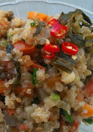 Hình của món Quinoa, lentil nấu rau củ.