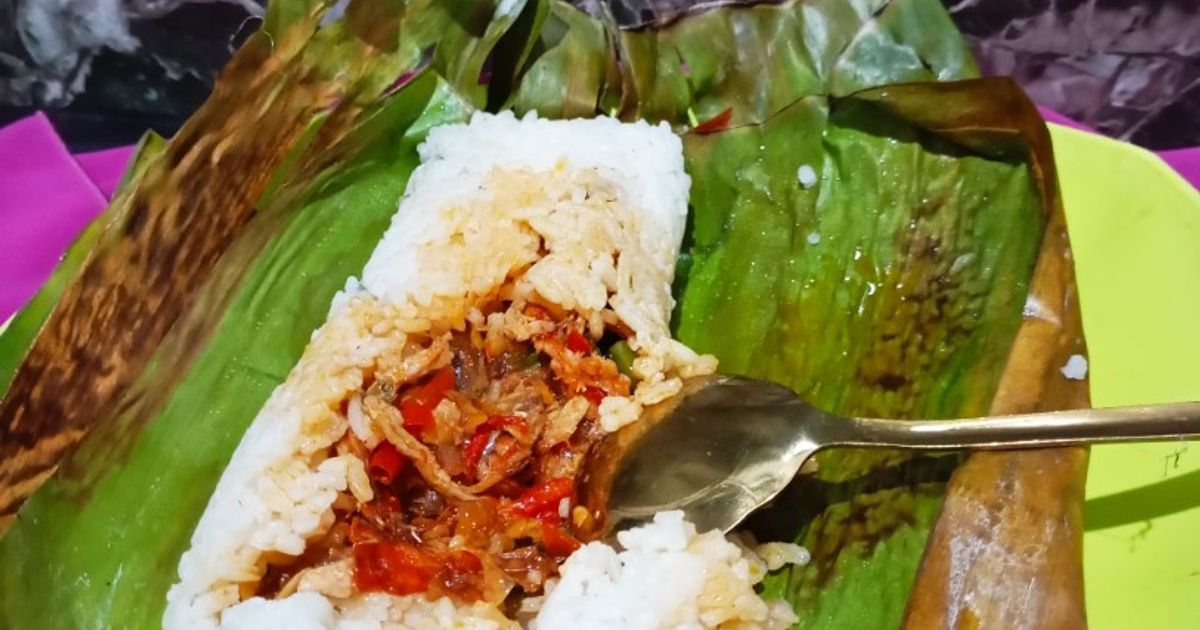 Nasi liwet bakar isi Ayam Suwir pedas Alaa Mama anna