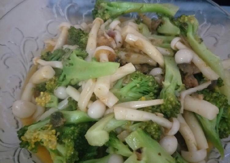 Brokoli masak sambal kupang