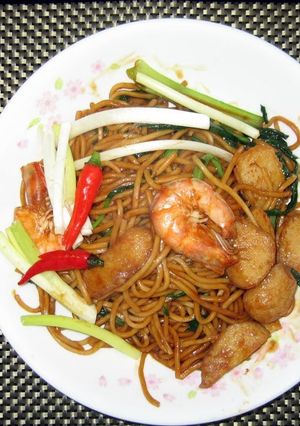A picture of Stir Fry Noodle In Dark Sauce / Hokkien Mee.