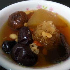 A picture of Wintermelon And Candy Dates Vegetarian Soup.