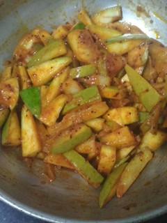 மாங்காய் ஊறுகாய் (Maankaai oorukaai recipe in tamil) செய்முறை முக்கிய புகைப்படம்