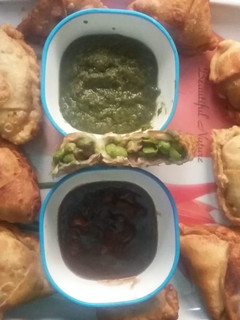 मटर के समोसे (Matar ke Samose recipe in Hindi) रेसिपी मुख्य फोटो