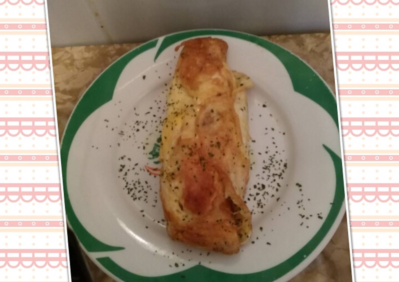 Tortilla francesa rellena de pechuga de pollo